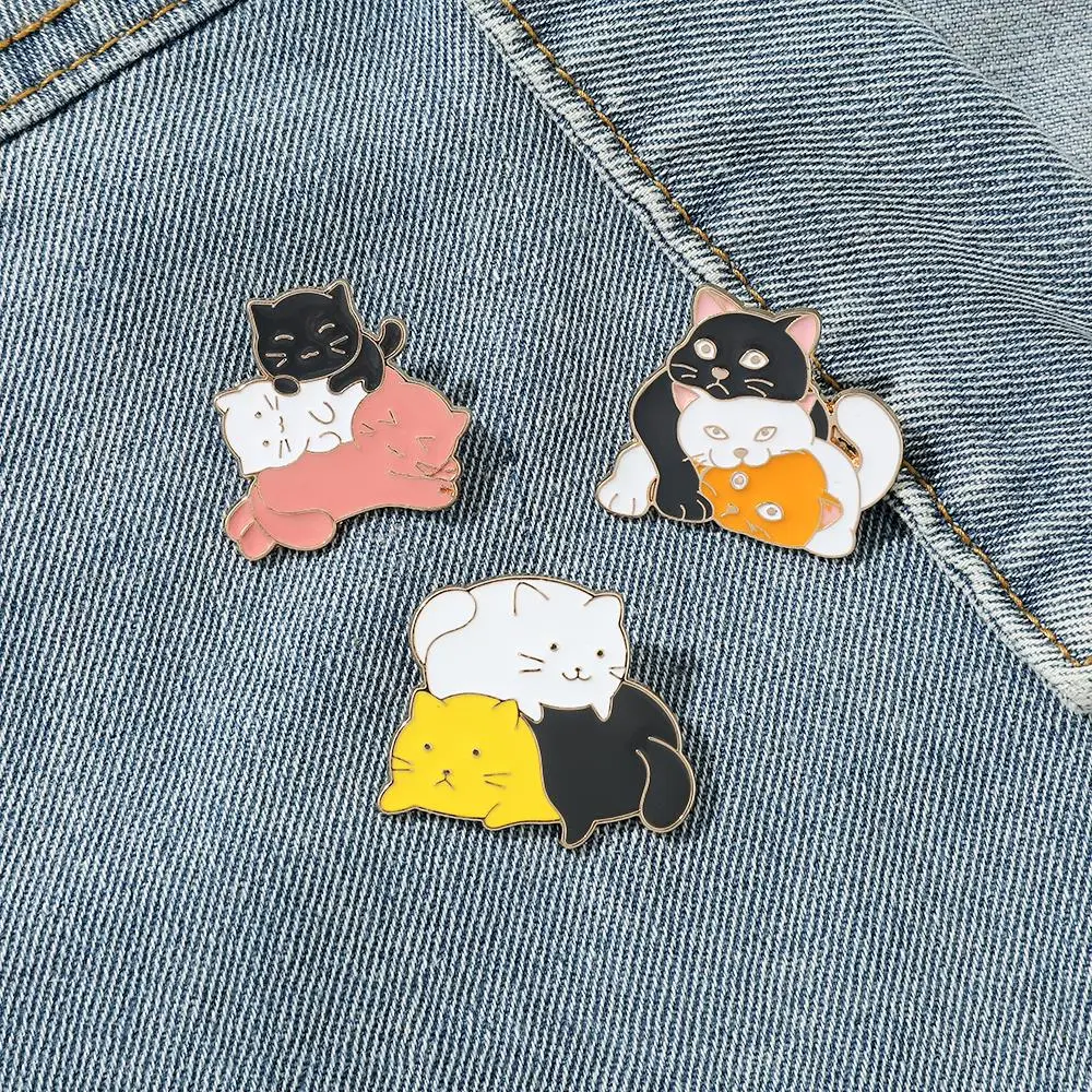 Lovely Cat Enamel Lapel Pins for Backpack Women Girls Bag Clothes Metal Badges Kawaii Animal Brooches Jewelry Accessories Gifts