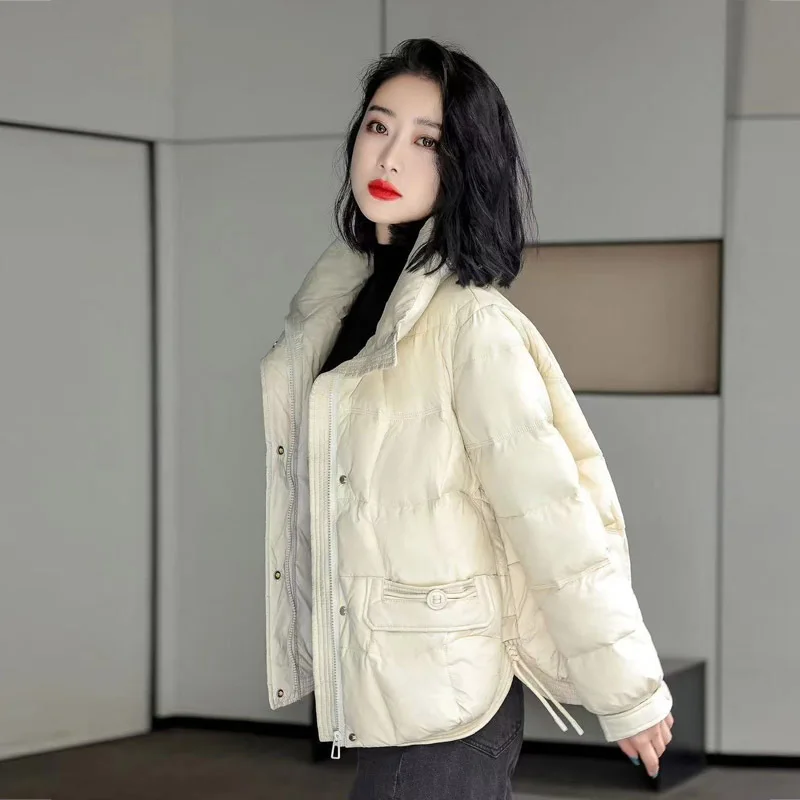 Nieuwe Vrouwen Korte Witte Donsjack Winter Stand Kraag Warme Eendenveren Jassen Mode Bovenkleding Mohamedто Turismo JK-165
