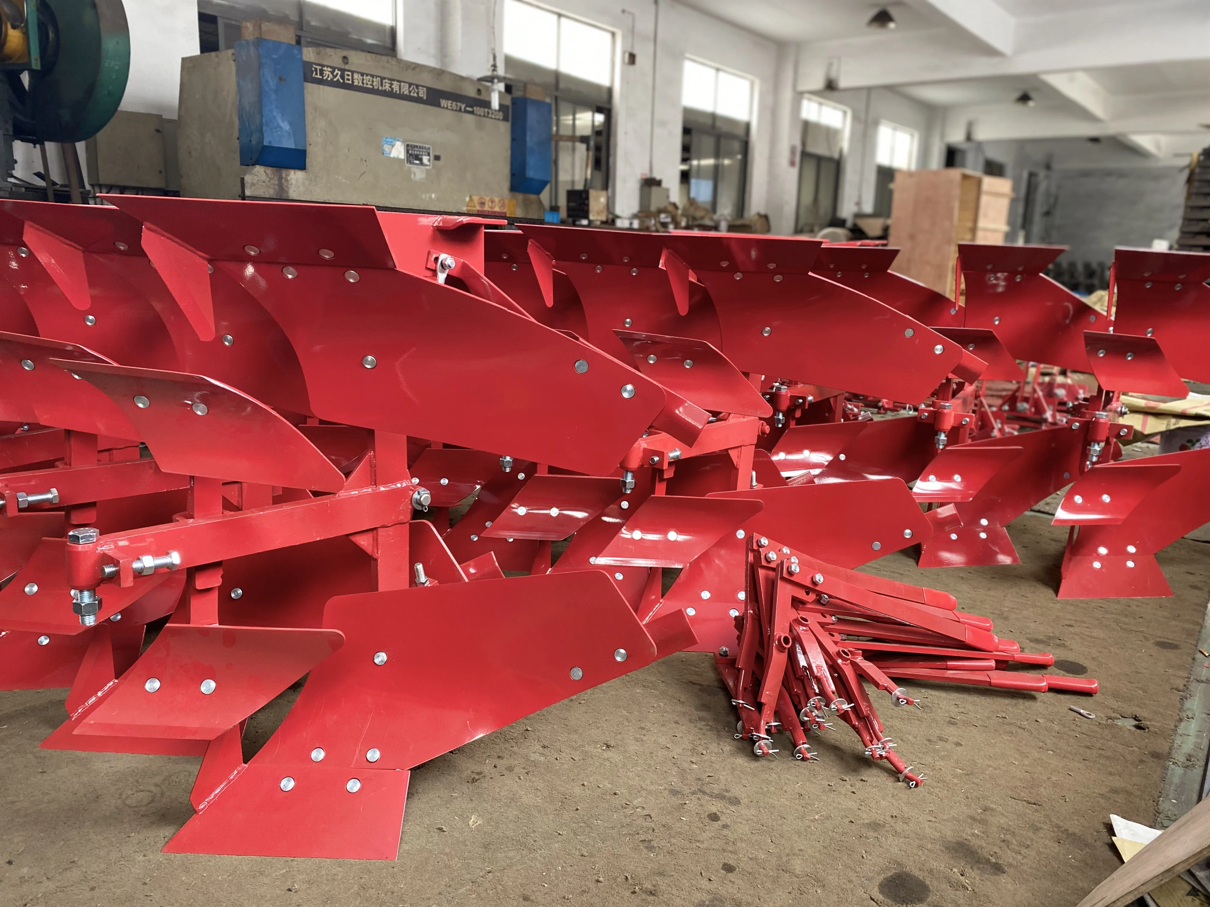 ผานไถแบบย้อนกลับติดรถแทรกเตอร์ ขนาด 8 นิ้ว 10 นิ้ว 12 นิ้ว 14 นิ้ว สำหรับขาย