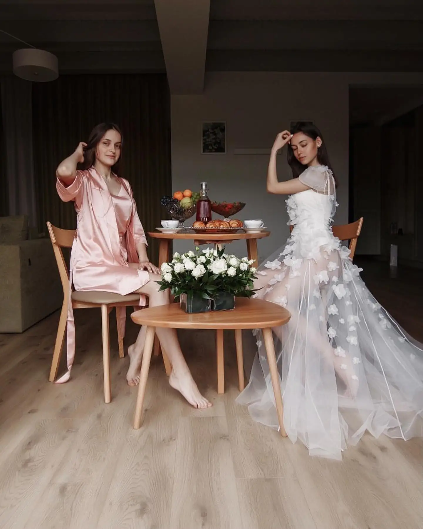 

Белое женское платье для выпускного вечера с бабочкой для фотосессии, сексуальное вечернее платье с v-образным вырезом и короткими рукавами, тюлевое вечернее платье по индивидуальному заказу