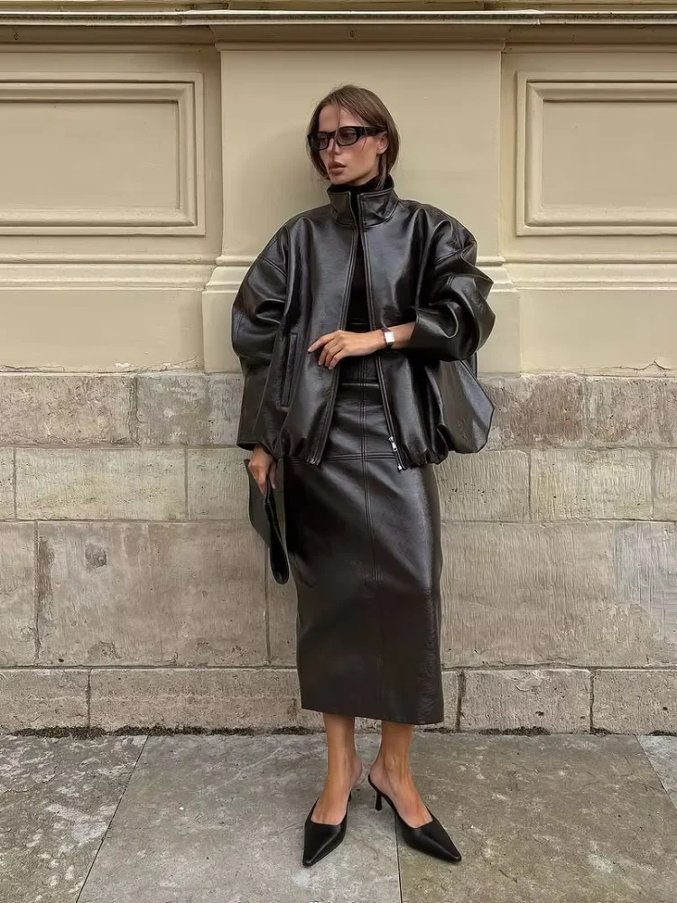 Retro Stand Collar Leather Jacket Women Fashion Lapel Full Sleeve Zipper Loose Jackets 2025 New Lady High Street Chic Outwear