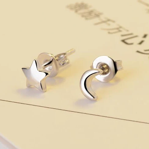 Factory Price Hot Promotion Fashion Korean Silver Jewelry Star Moon Asymmetric Stud Earrings For Women Hot Selling