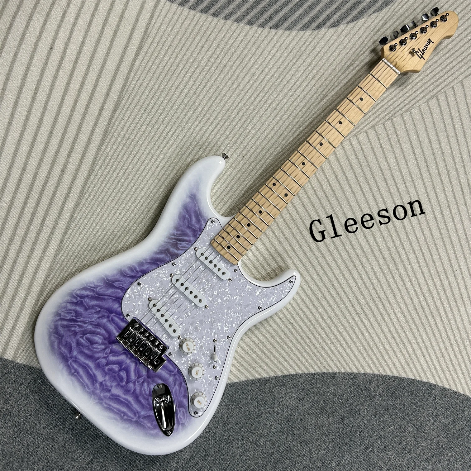 กีตาร์ไฟฟ้า Gleeson St รุ่น Hot Sale สีขาวและม่วงลายไม้ฟลาม คอเมเปิล ตัวไม้มะฮอกกานี