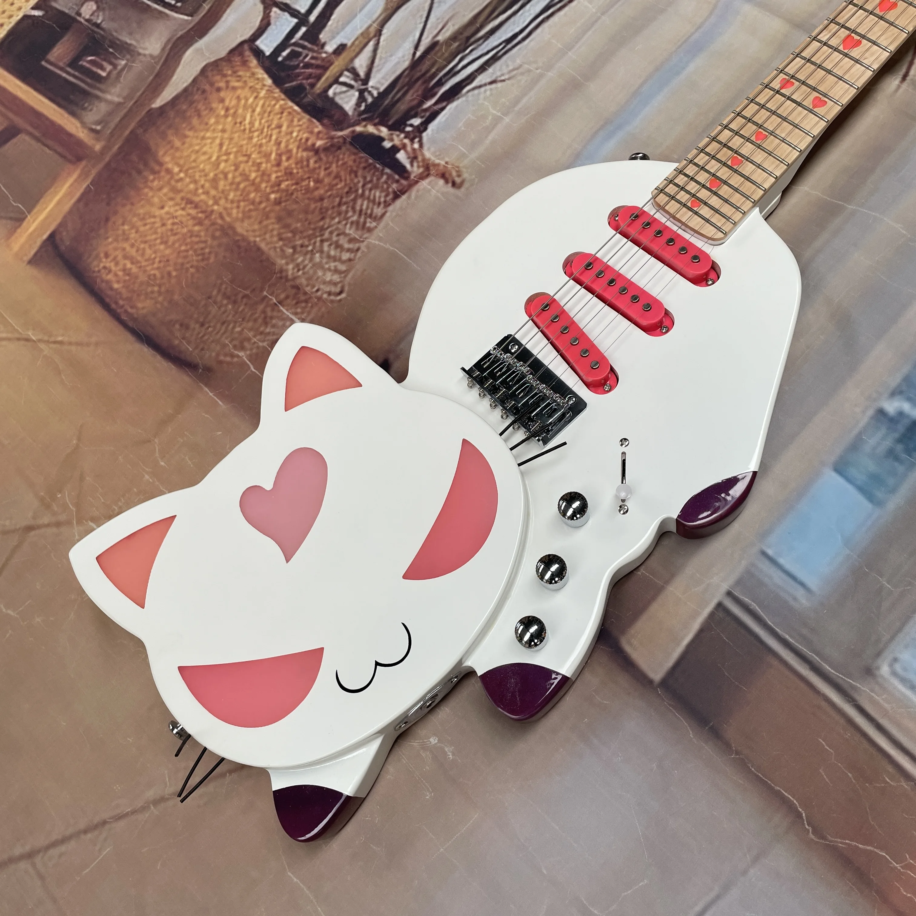 

Kawaii cat-shaped electric guitar with SSS pickup, bright and clear tone guitars. Ideal for girls and beginners guitarra