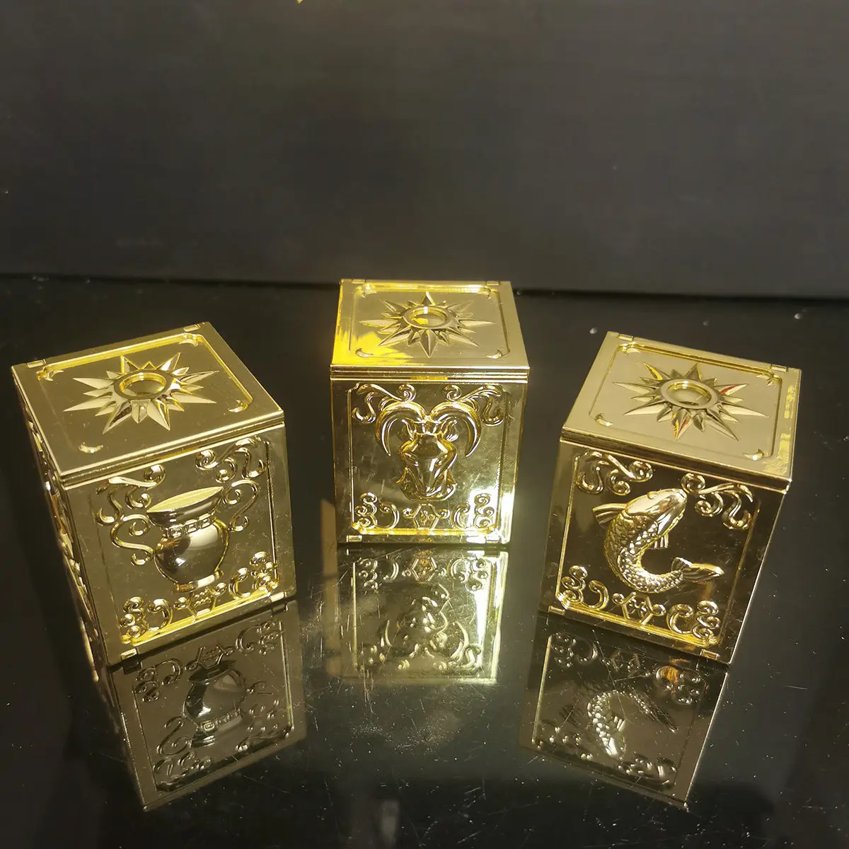 

Золотая тканевая коробка Saint, Водолей, Козерог, Рыбы, модели фигурок Чун-Ли на складе