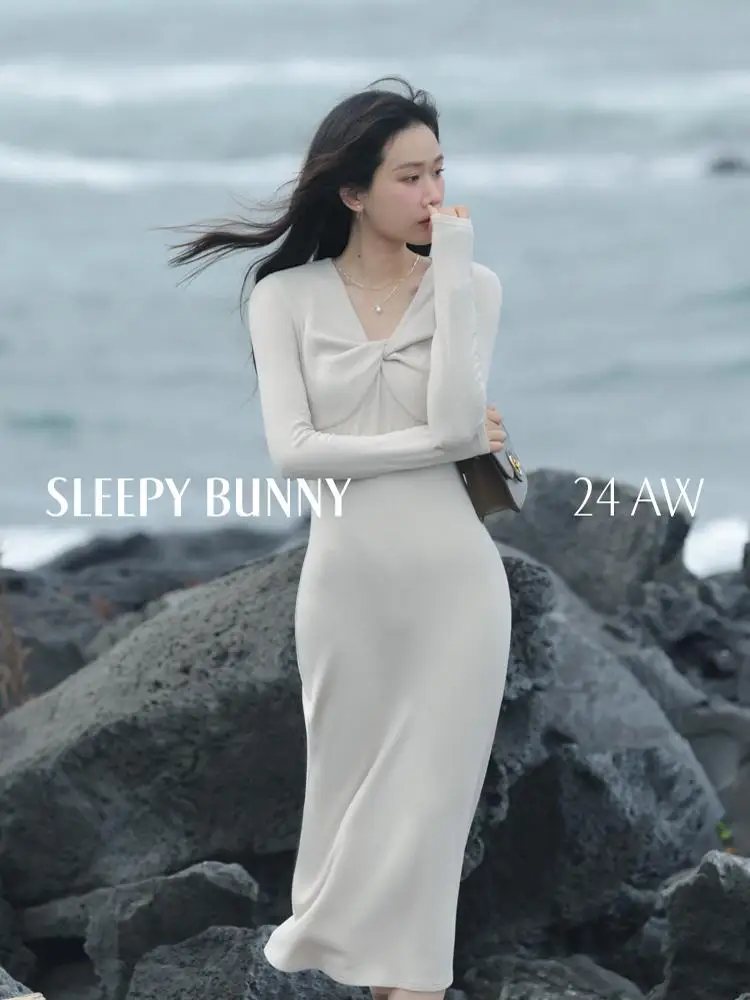 

Elegant Twist Knot V Neck Dress Long Sleeve Slim Midi Waist Cinched Hip Cover Outfit for Women Autumn Chic Casual Fashion 2025