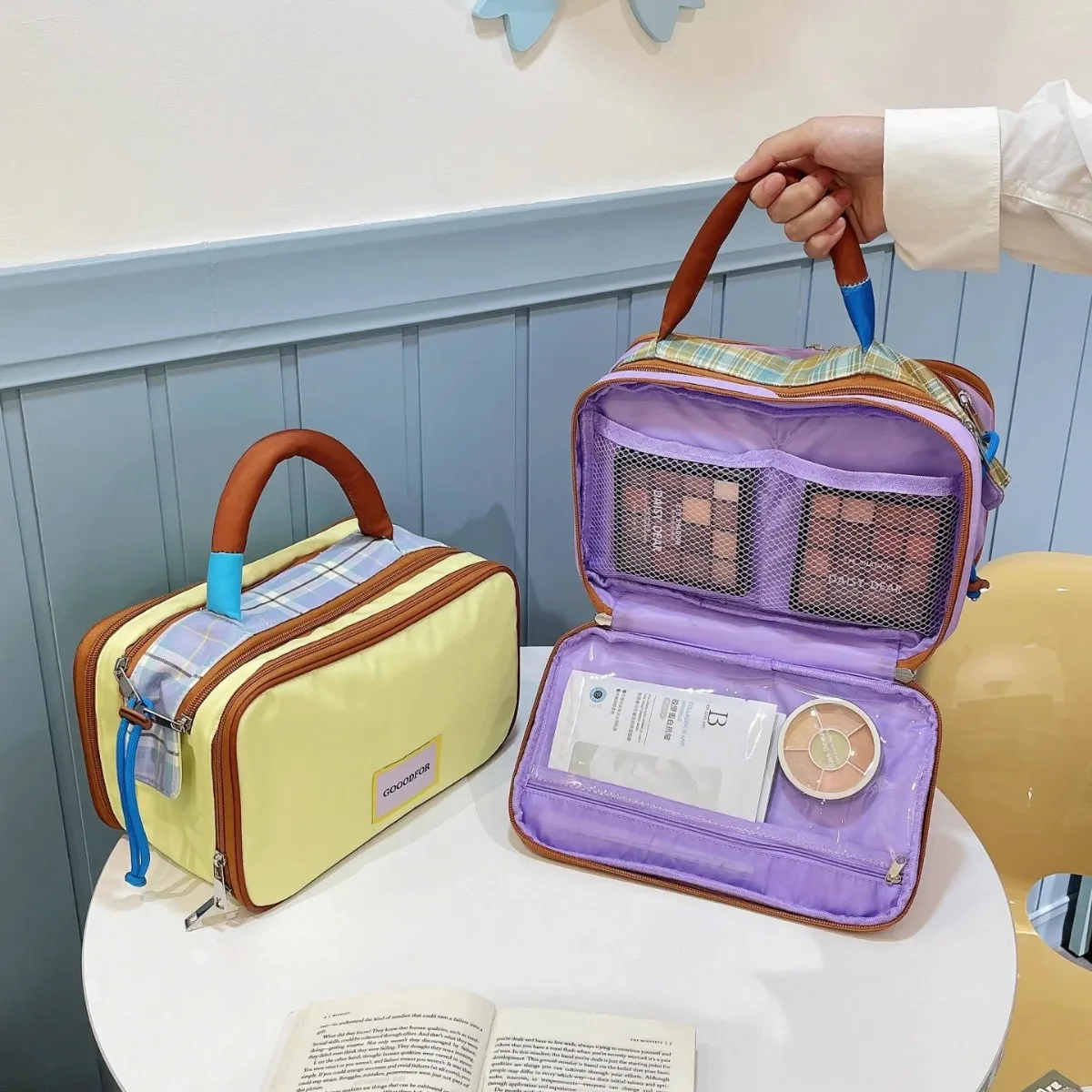Portable High Capaci Collision Color Makeup Pouch Travel Toiletry Storage Bag Multi-Functional Cosmetic Bag Handbag Organizer