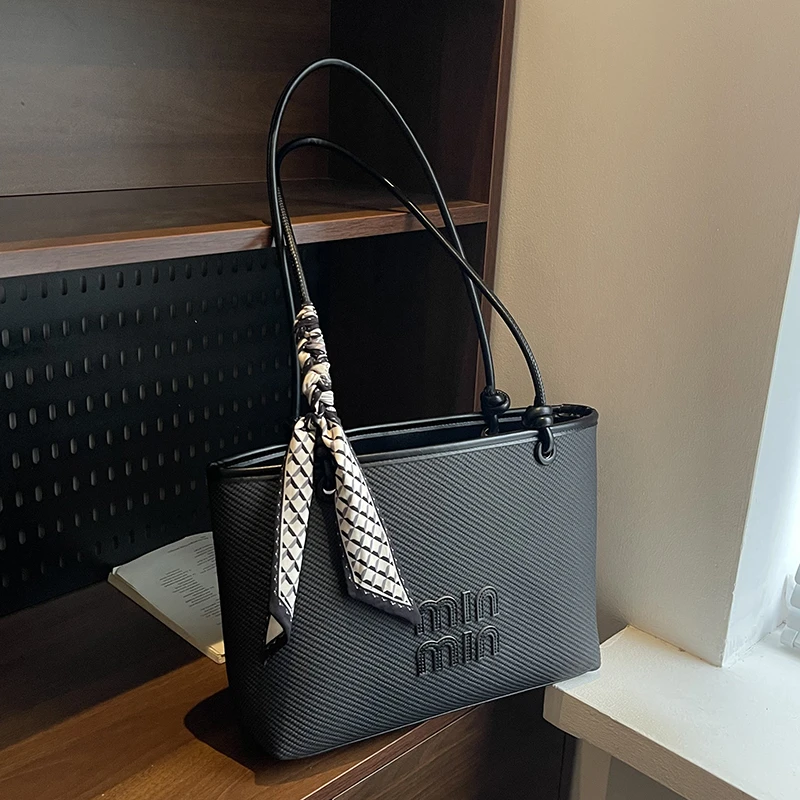 

Elegant Women's Zipper Crossbody Bag Parisian Fashion Minimalist Leather Shoulder Bag With Adjustable Shoulder Straps