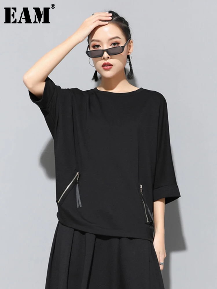 

[EAM] Women Black Zipper Big Size Casual T-shirt New Round Neck Three-quarter Sleeve Fashion Tide Spring Autumn 2024 1DF5325