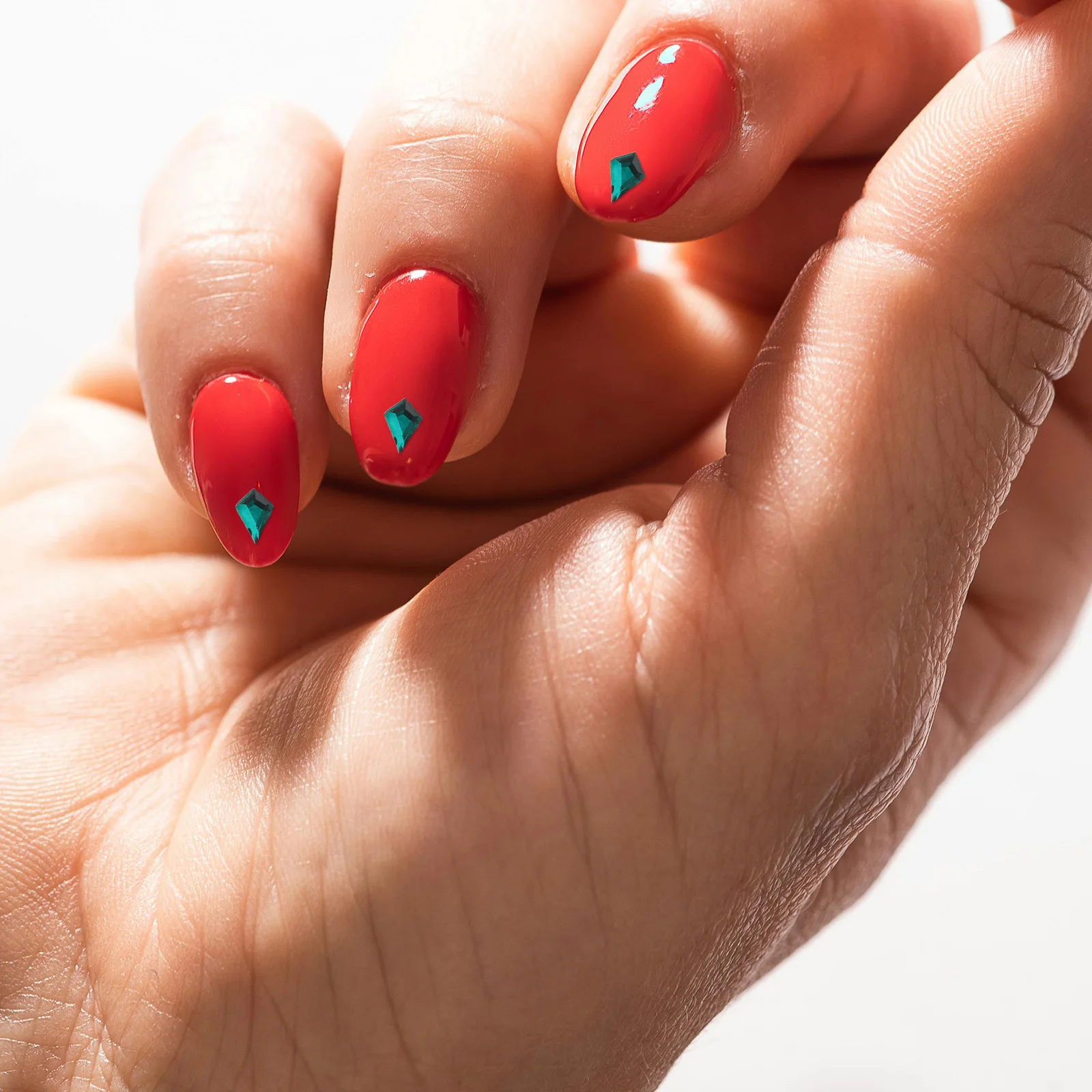 120개 라인스톤 키트 12칸 플랫 백 스톤 DIY 네일 아트 장식 여성 펑크 참스 그린 스톤 공예 네일 아트 액세서리