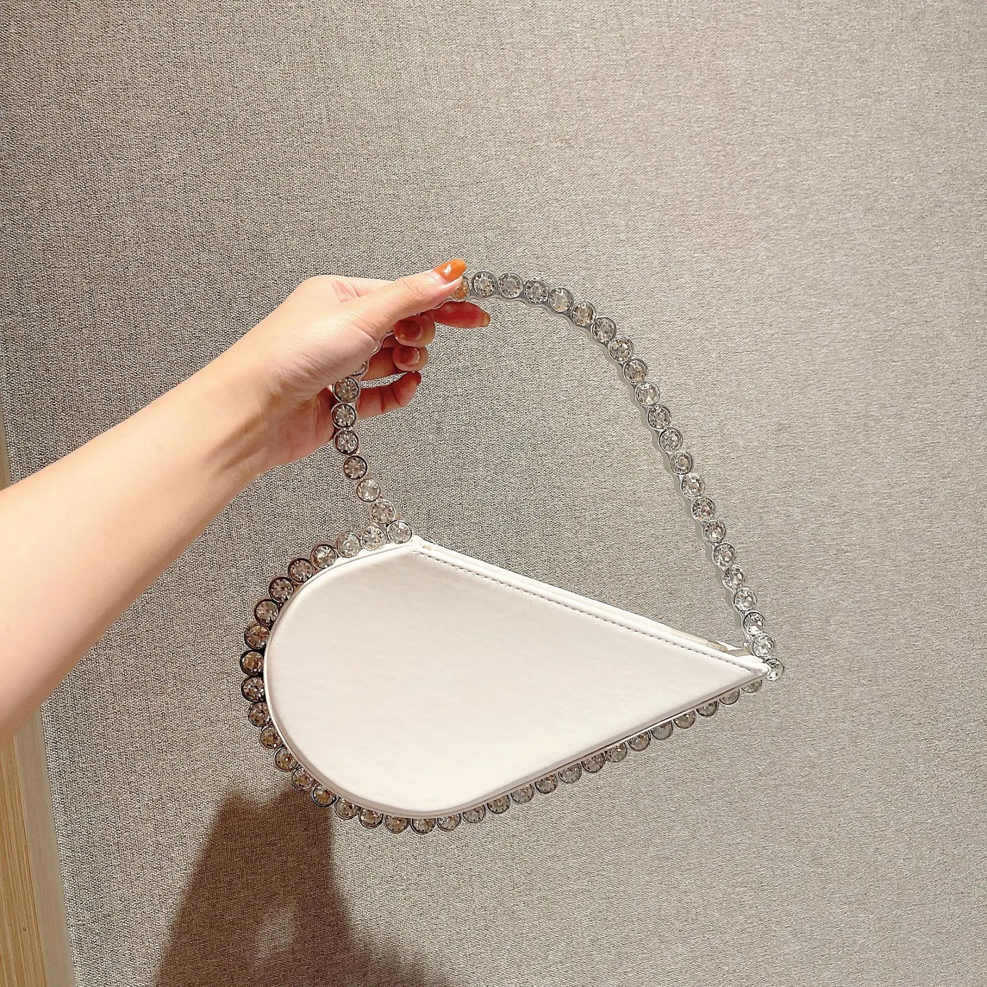 Heart Shaped Evening Diamond Clutch Bags for Women Designer Chic Metal Handle Shiny Sequins Purse Female Wedding Handbags