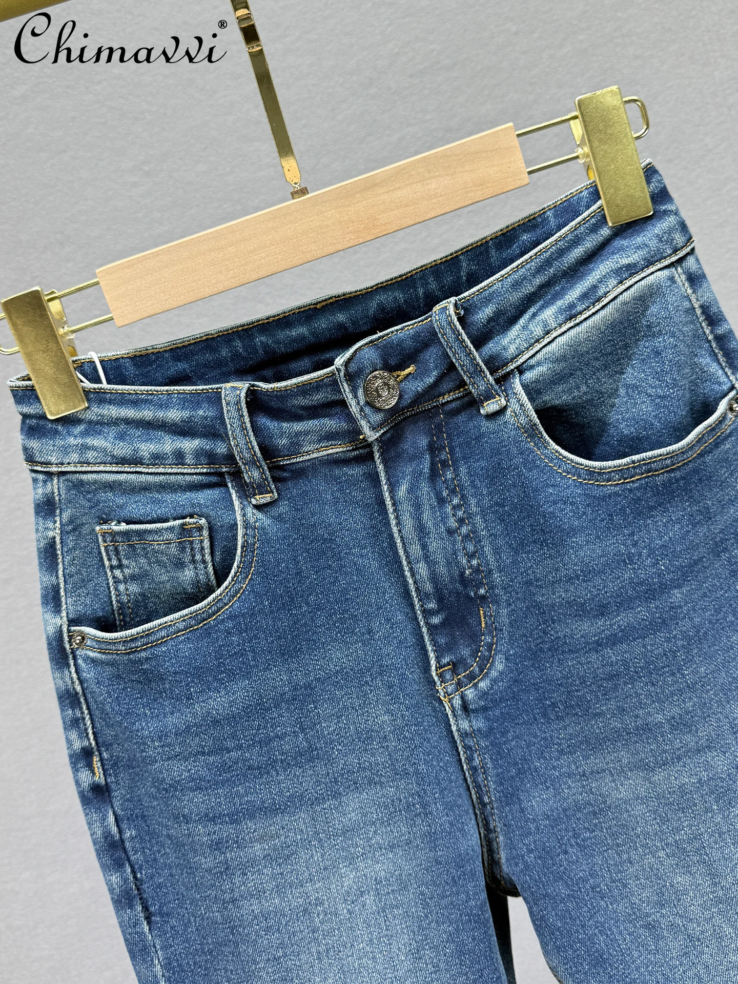 여성 플레어 진 2025 가을 신상 패션 탄성 하이웨이스트 슬림핏 레트로 자수 우아한 라인스톤 나인포인트 팬츠