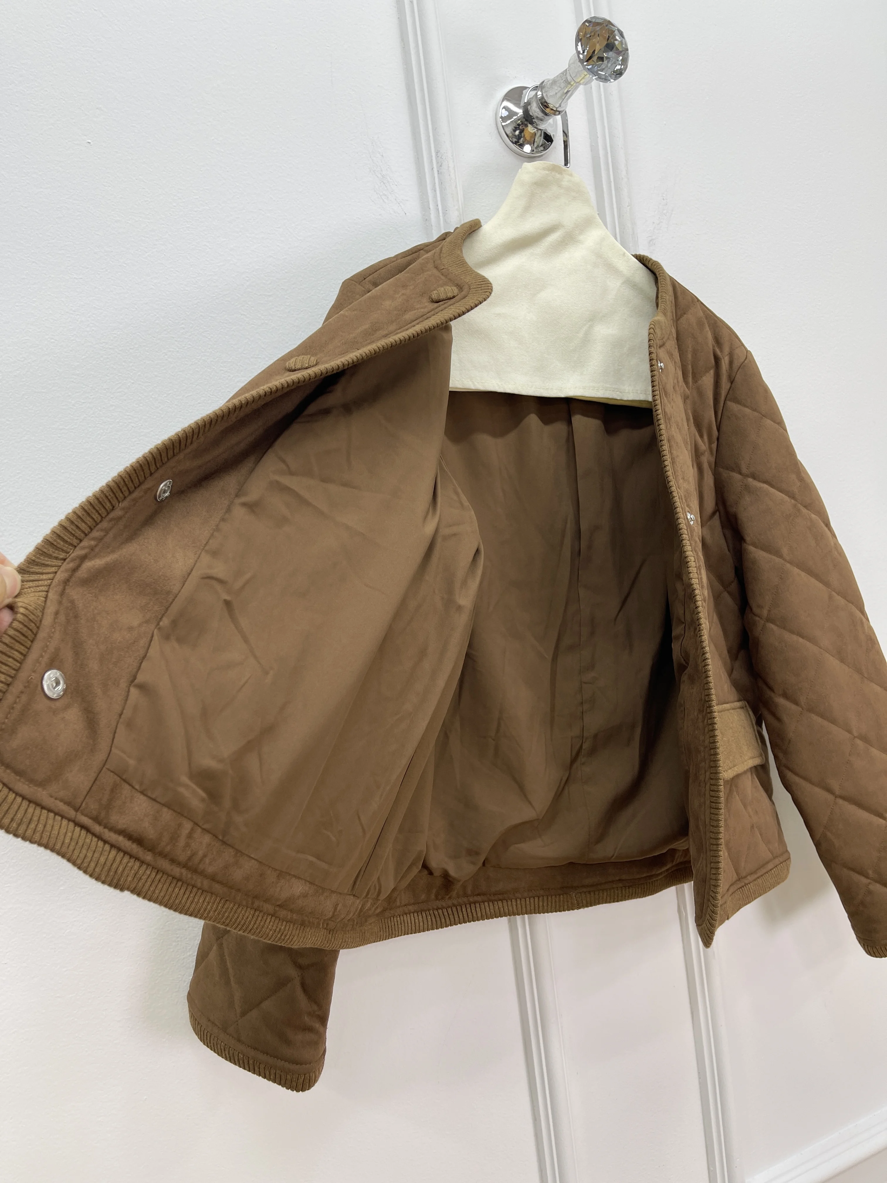 سترة خفيفة الوزن بنمط الماس بلون سادة بتصميم كلاسيكي، معطف دافئ خفيف الوزن بأكمام طويلة، جديد لشتاء 2025 للسيدات #3