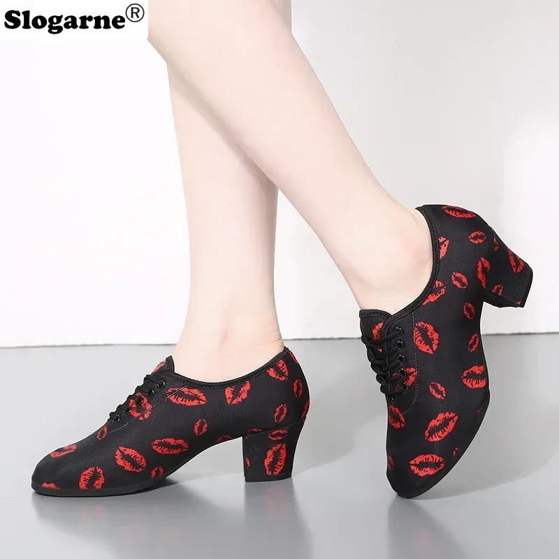 女の子社交ダンスモダンタンゴジャズパフォーマンスシューズ女性ラテンダンスシューズ女性の夏のキャンバスダンススポーツステージシューズ