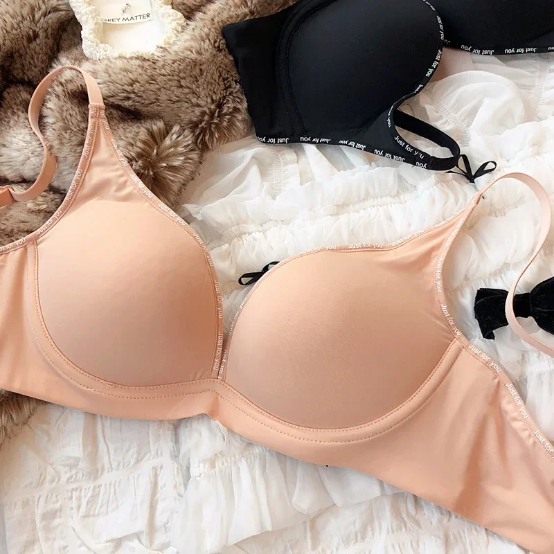 Nudo senza tracce di biancheria intima ad anello non in acciaio seni piccoli raccolti sul sottile sotto il reggiseno più spesso e meno coppe morbide lingerie