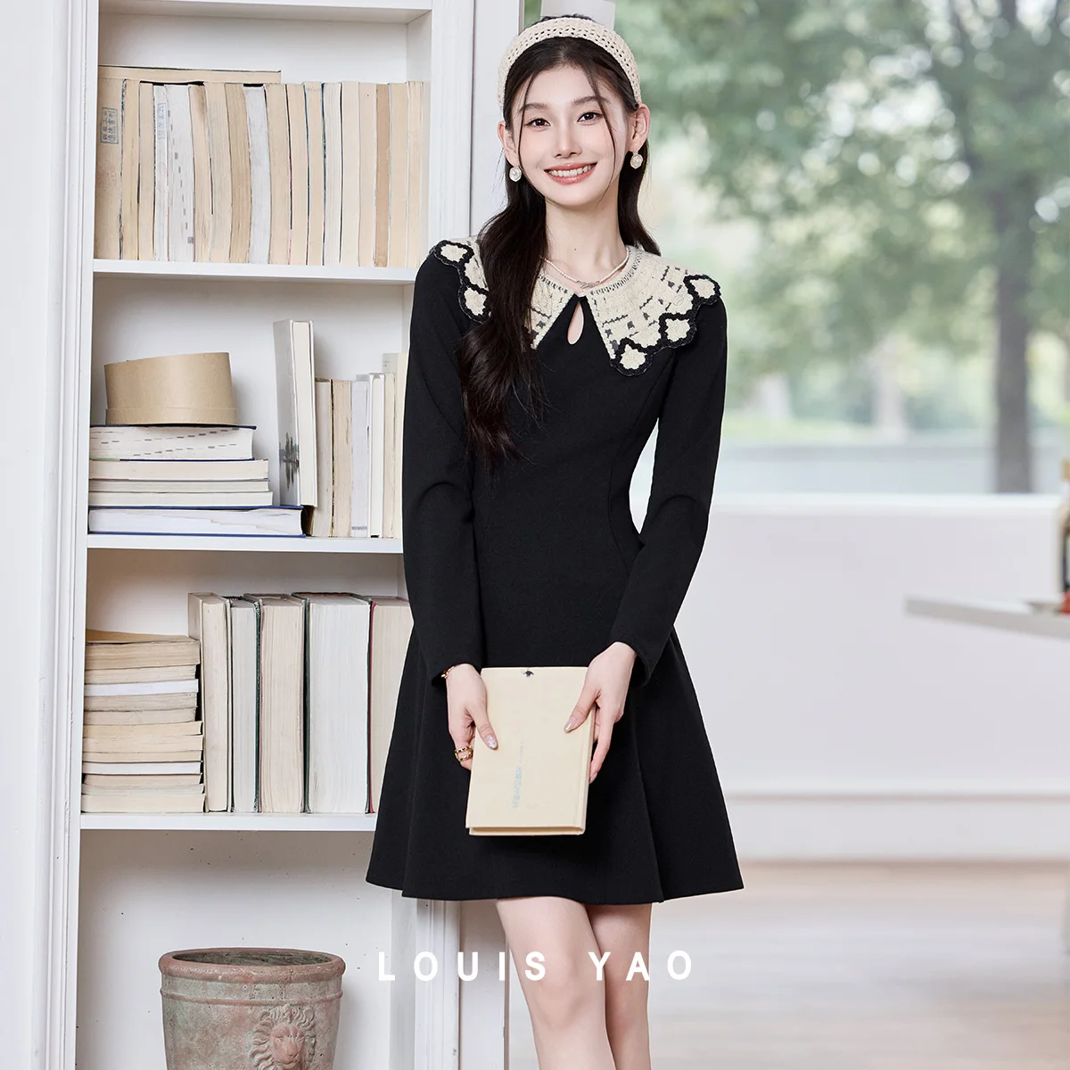 

LOUIS YAO Retro Women's Black Dress 2026 Spring/Autumn Slim Fit Midi Length Long Sleeve Round Neck Umbrella Dress