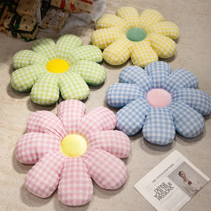 

New Plaid Daisy Flower Cushion Plush Toys Soft Cozy Flower Double-sided Throw Pillow Sofa Chair Cushion Lovely Home Decor Gift