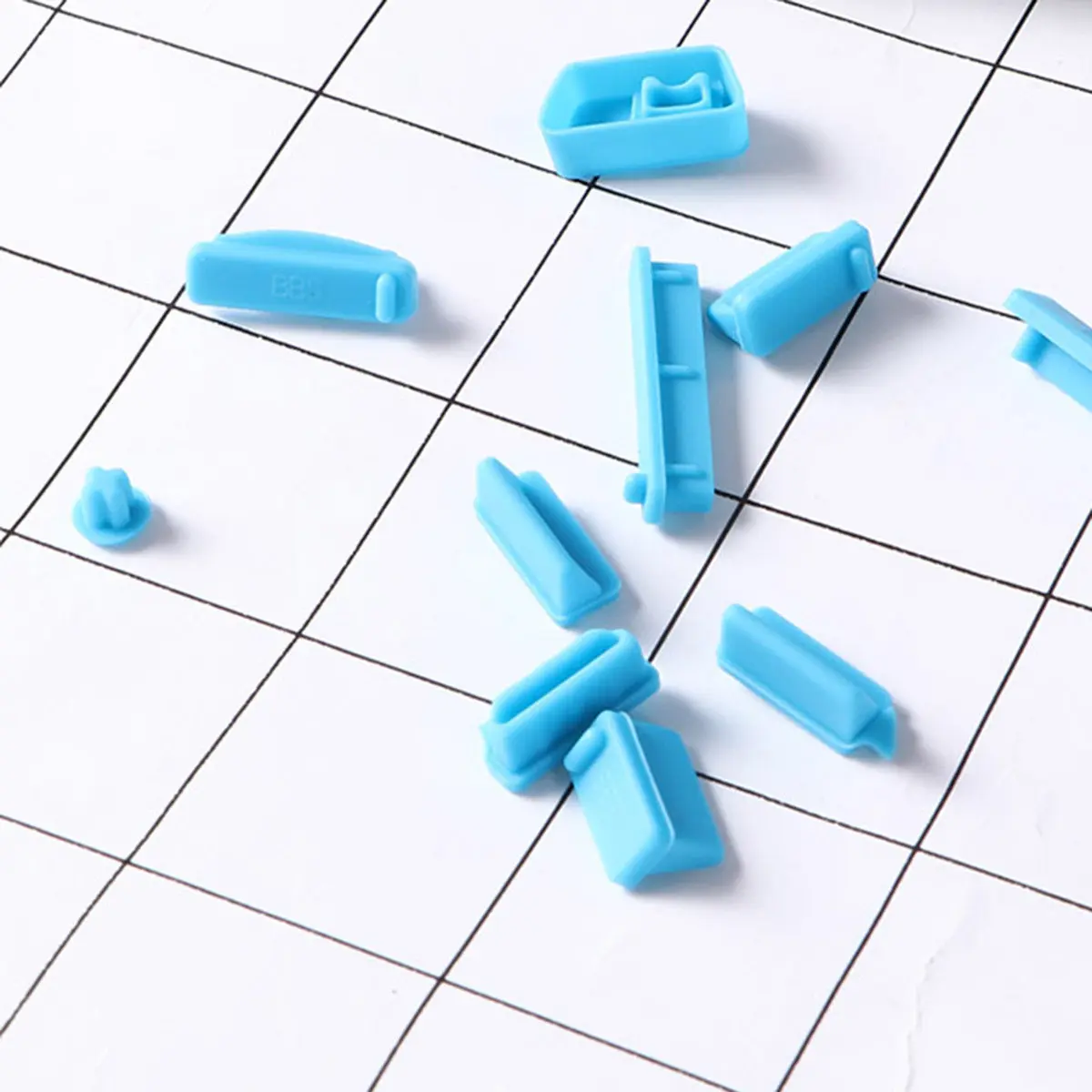 

Набор из 13 силиконовых заглушек для USB-портов: пыле- и влагозащитные, экологичные, плотно прилегающие, для ноутбуков и компьютеров