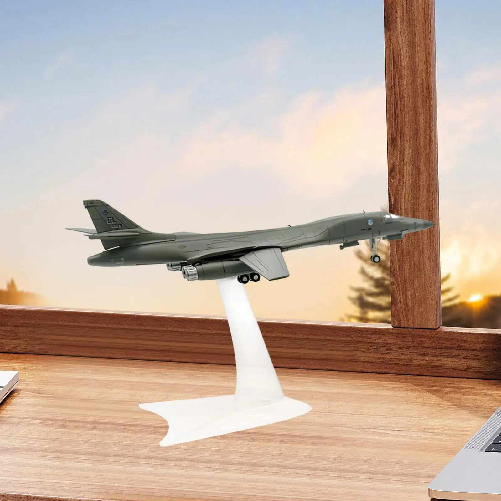 1/200 Scale USA B-1B Bomber Simulation Kids Toys Adults Gifts Airplane with Stand for TV Cabinet Office Bookshelf Home Bedroom