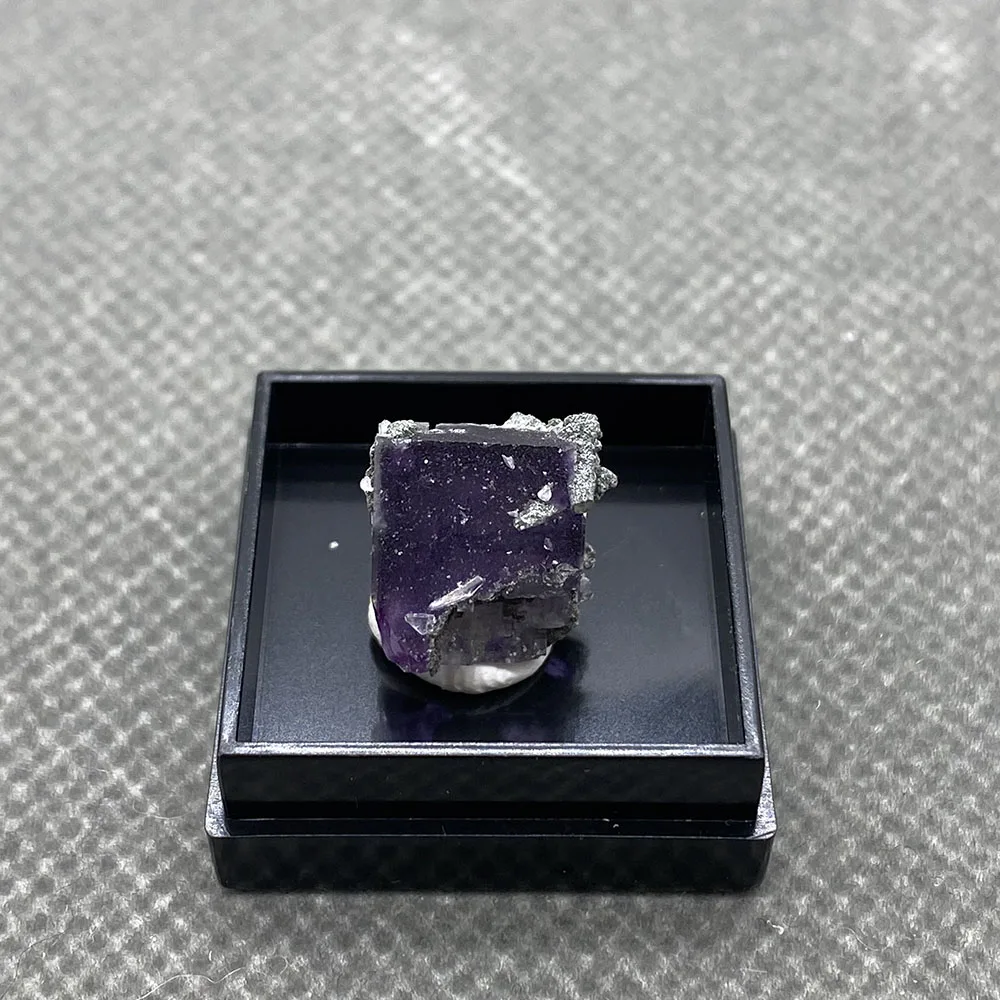 100% natural china yao gang xian fluorite cristal quartzo áspero + caixa tamanho: 27*27*25mm