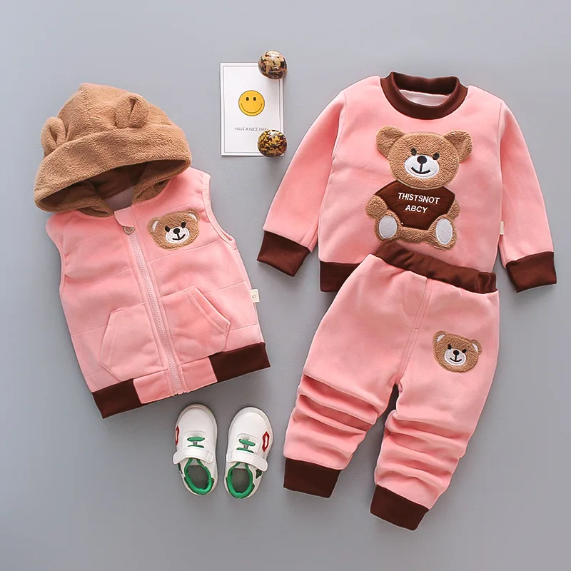 Abbigliamento per bambini 2021 nuovo cartone animato coreano peluche orsacchiotto set di tre pezzi per abbigliamento autunnale e invernale per