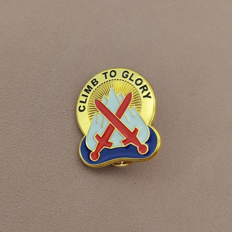 Division Unit Crest Climb To Glory Badge Medal of US Army Pin Clothing Accessories Brooch