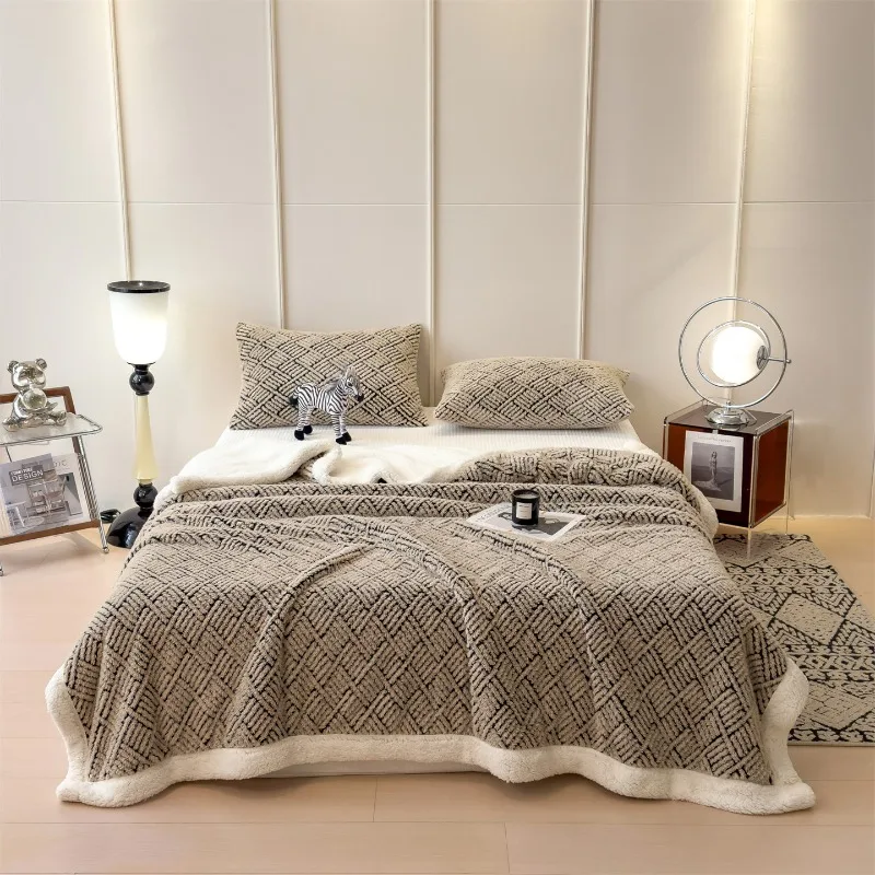 2025 New Double Sided Flannel Fleece Blanket Vacuum Compressed Thick Warm Nap Blanket Soft Cozy Pet Blanket Home Travel