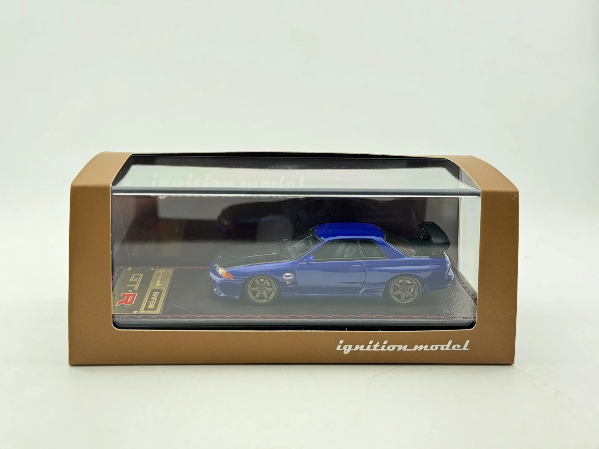 

Модель автомобиля IG GTR R32 Blue Carbon Cap из смолы, масштаб 1/64
