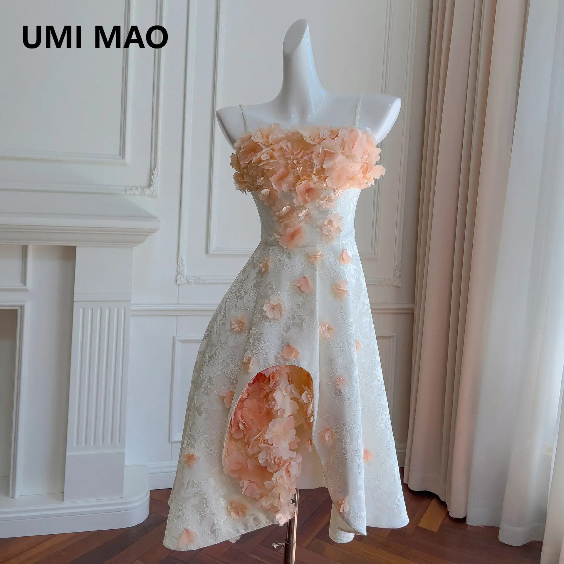 فستان UMI MAO على الطراز الفرنسي للنساء فستان فاخر خفيف ثلاثي الأبعاد مزين بالزهور فستان اجتماعي بدون حمالات غير متماثل للإجازات فام