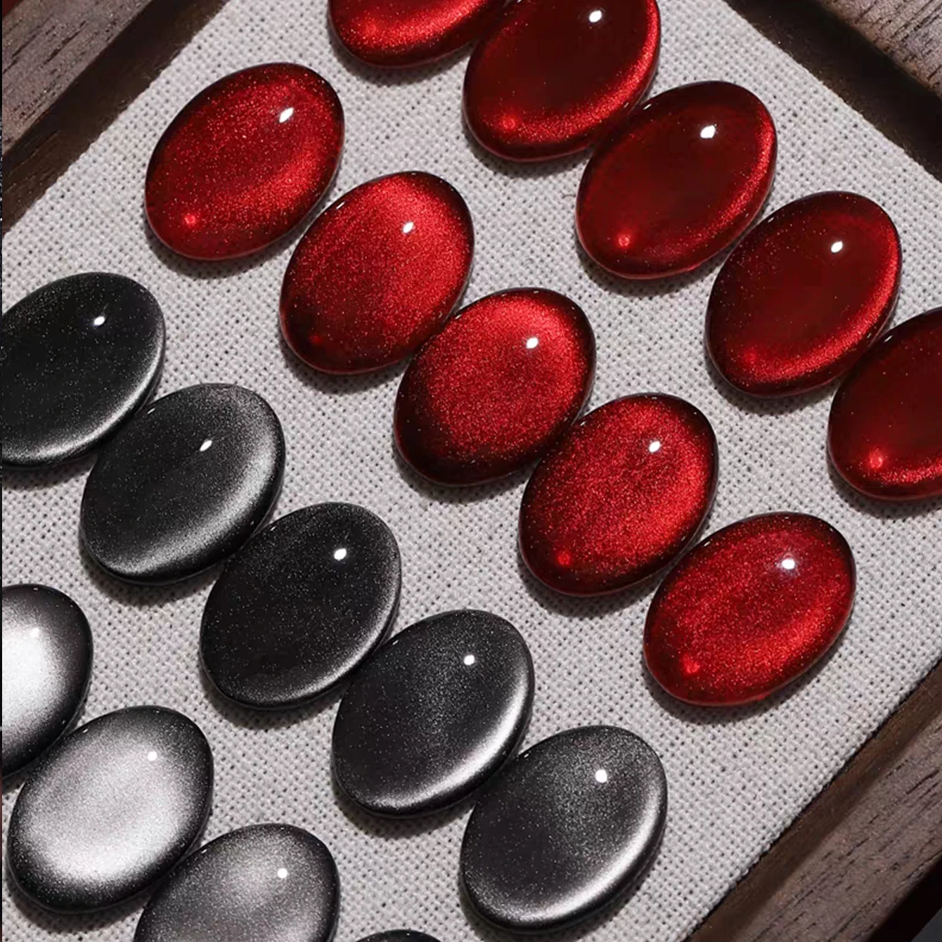 1pcs WS Christmas Red 2025 Whitening Sparkling Gemstone Red Glass Beads Cat Eye Nail Art Sparkling Cat Eye Gel Nail Polish