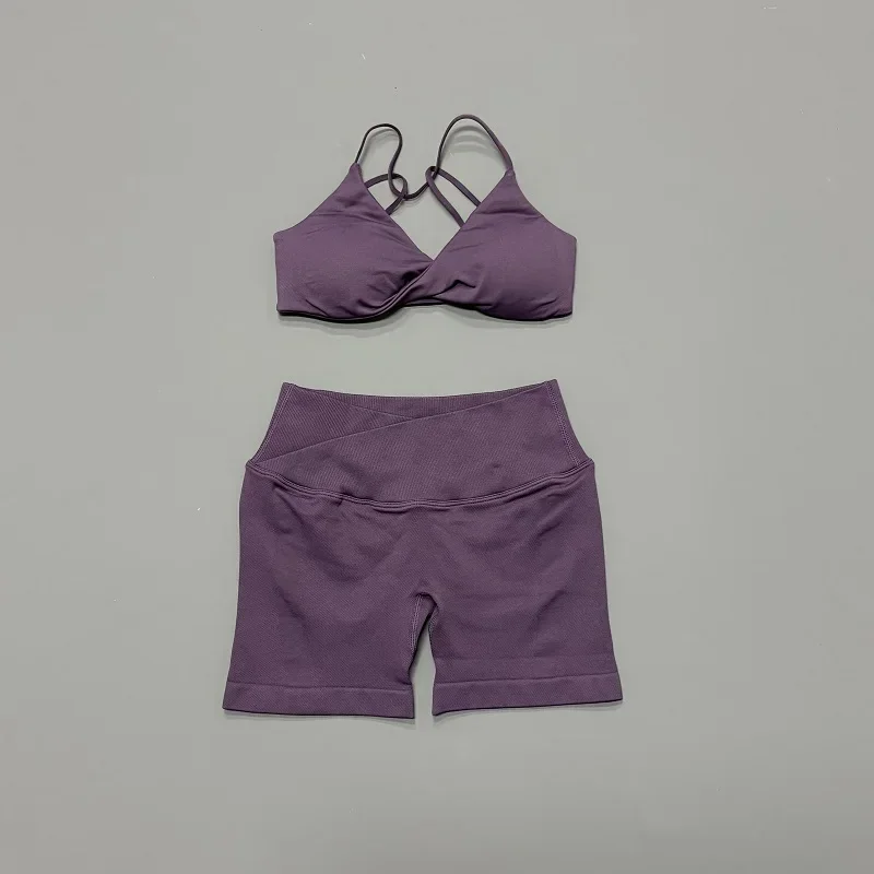 Sexy Yoga-Set: Neckholder-BH & Cross-Waist-Shorts mit Po-Lifting und Bauchkontrolle – Gym-Fitness-Shorts-Leggings-Set – Detail 10