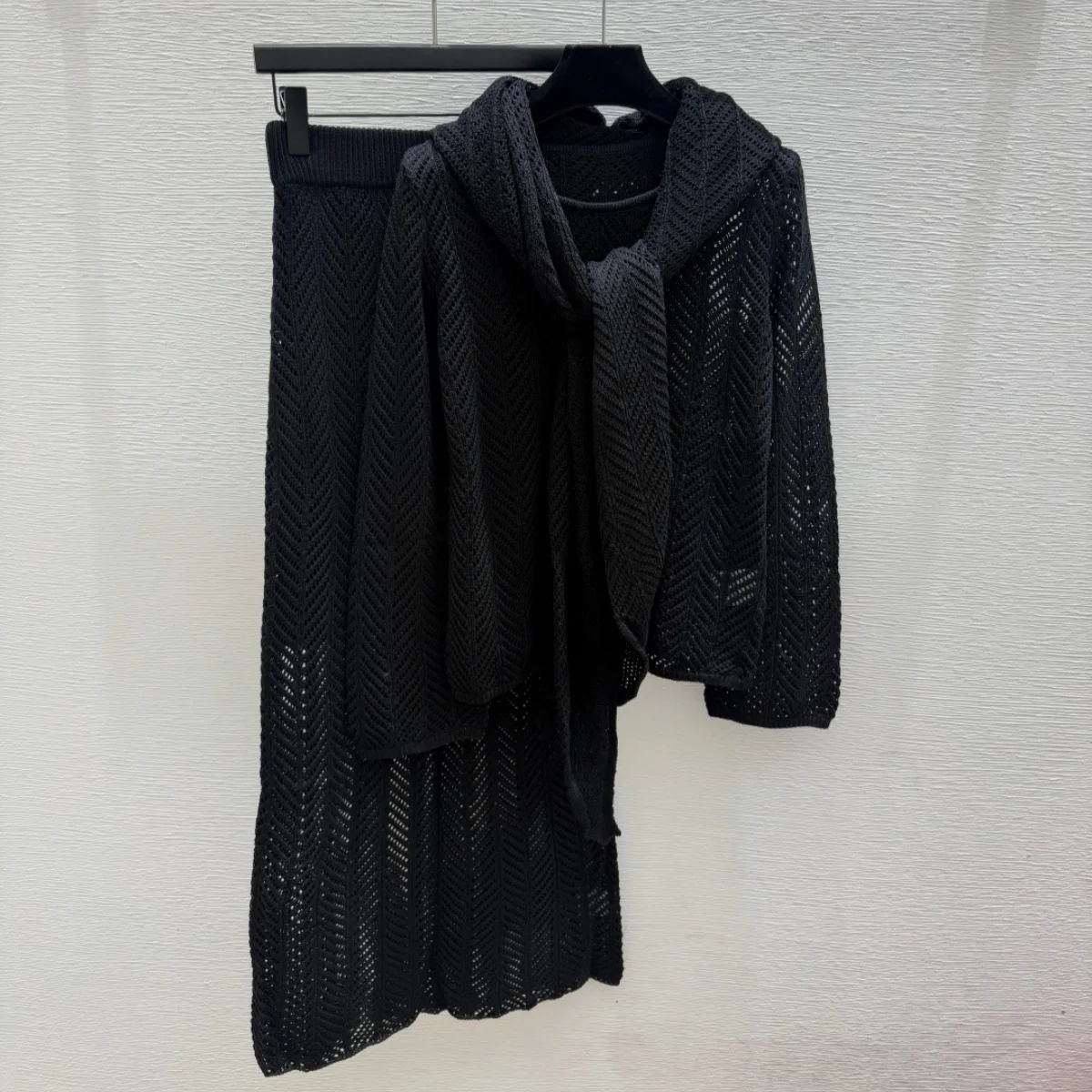 2026 high-quality women's herringbone pattern hollow knitting three piece set--26915279