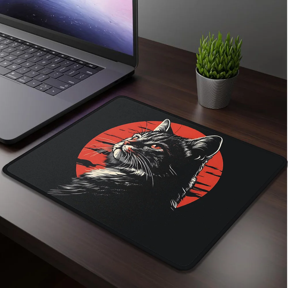 

Игровой коврик для мыши с изображением черного кота с серьезным выражением лица, аксессуар для компьютерного стола, настольный коврик, коврик для мыши, коврик для геймера