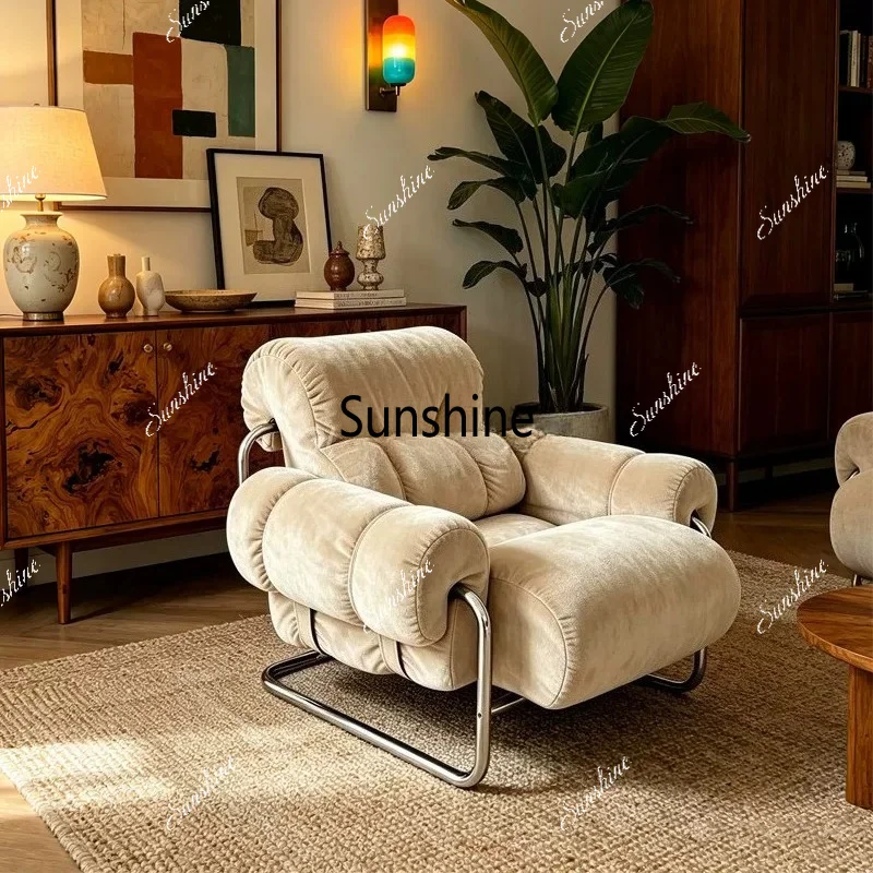Medieval single sofa chair hotel B & B living room single chair retro leisure chair
