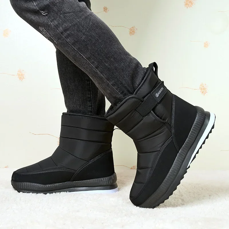 Botas de neve homem novo tamanho grande sapatos de algodão para homens de pelúcia quente casual botas casuais antiderrapantes botas de algodão