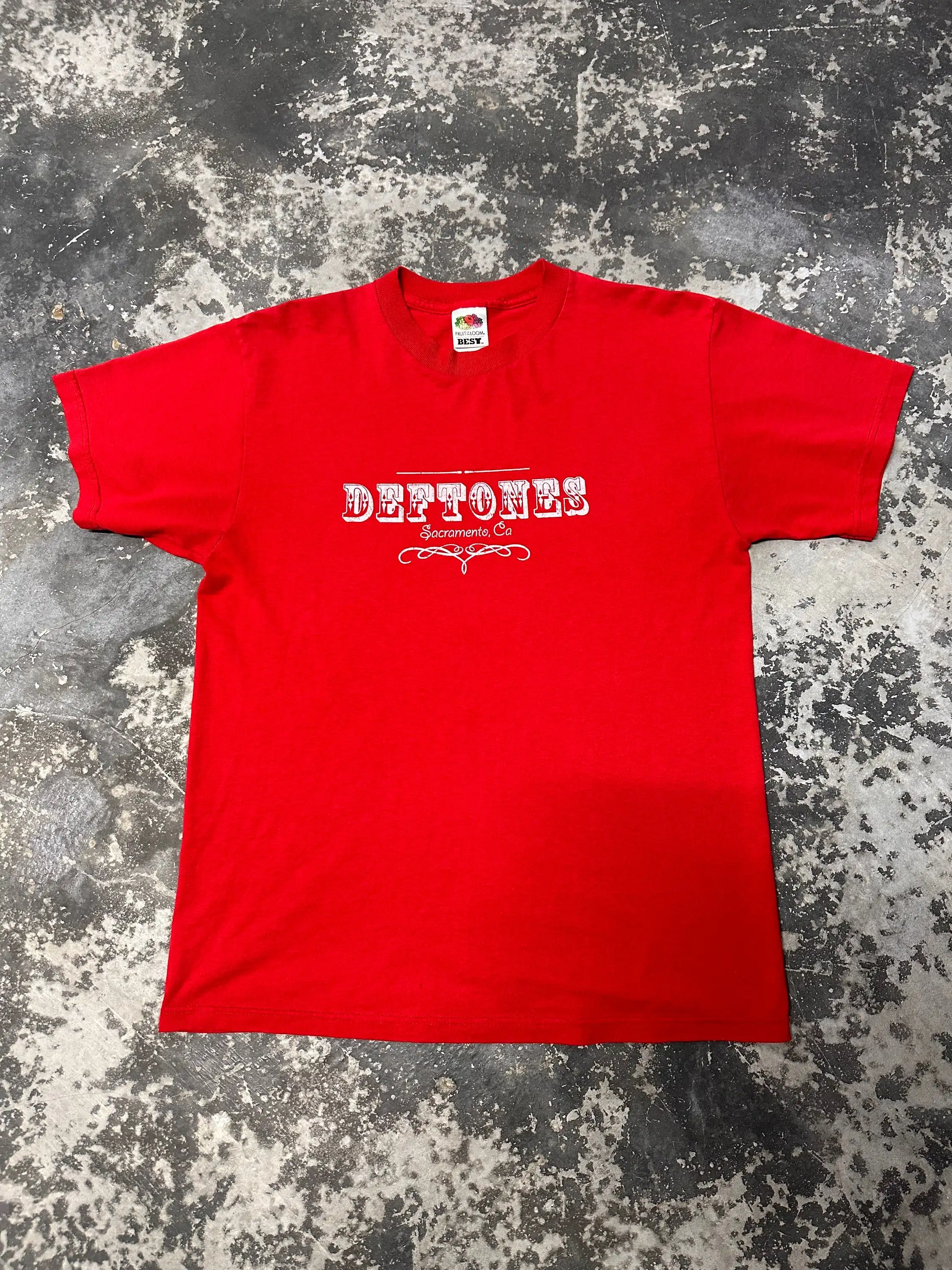 Vintage 90s Deftones American Alternative Metal Band Sacramento Red Large T Shirt Spell Out Deftones Shirts Music Concert Tees