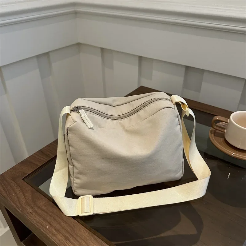 Female texture shoulder bag fashionable simple retro solid color large capacity small square bag