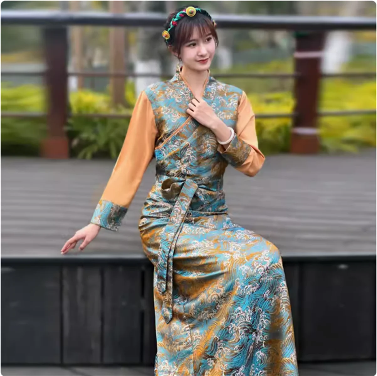 

Tibetan women color blocking Xizang dress lace brocade Bola Tibetan national style