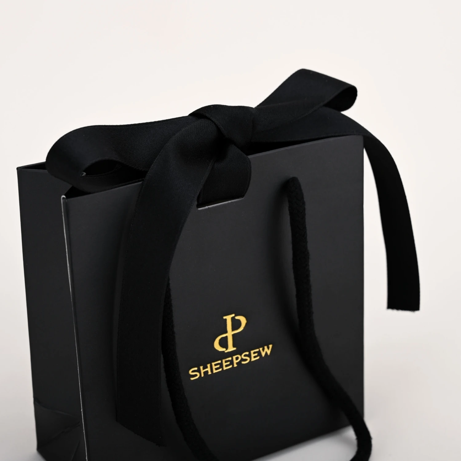 

20 шт., роскошная экологически чистая перерабатываемая пылезащитная современная подарочная бумажная упаковочная коробка для ожерелья, кольца, магнитная драгоценность