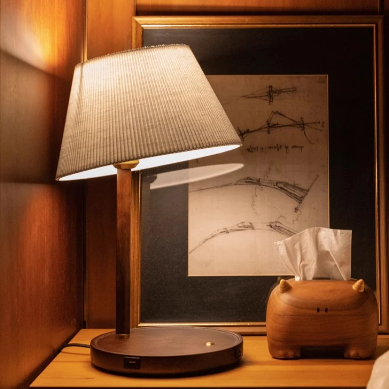 

‌Solid Wood Wireless Charging Lamp, Bedside Storage Tray, Full Spectrum Desk Light, Ambient Lighting for Bedroom/Study