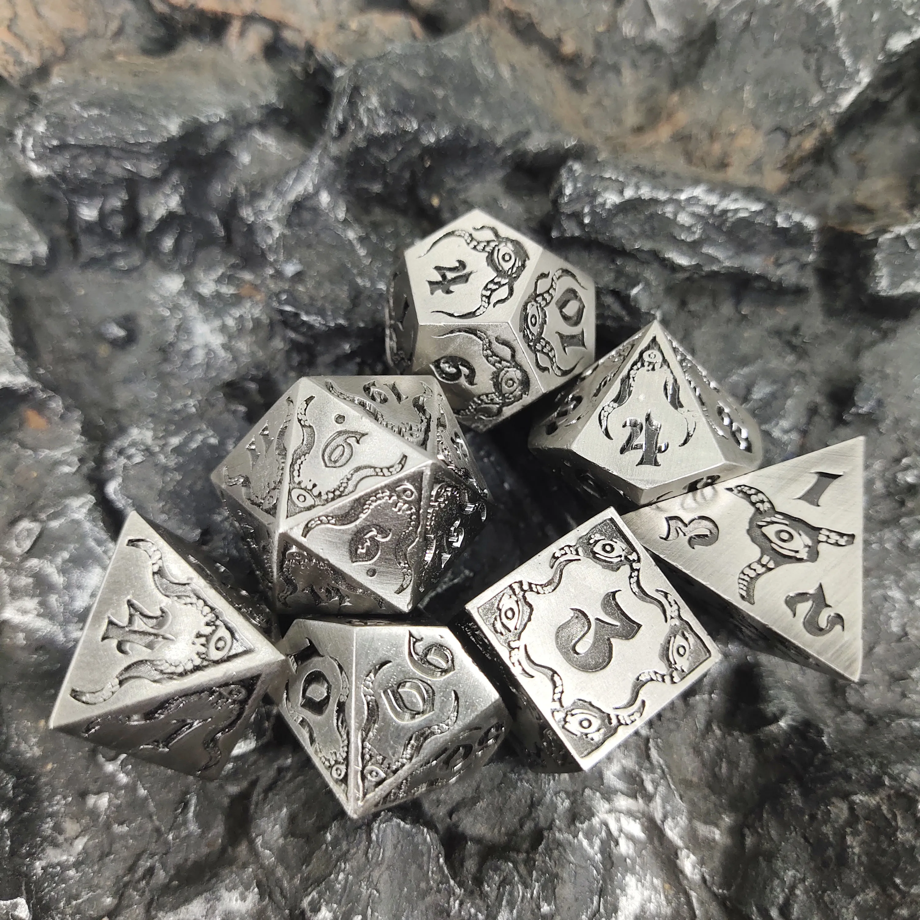 DND Metal Dice Set, Série Devil Eyes para Masmorra e Dragão, Jogo de xadrez, D & D Pathfinder Dice, D6 D8 D12 D20, 7pcs