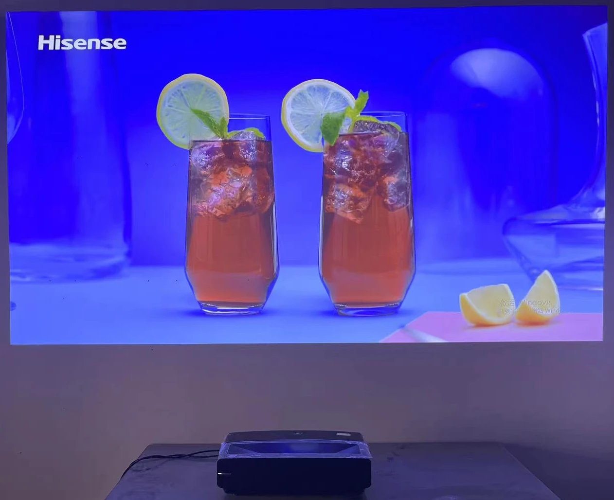 Hisense 4K Laser Projector 5300 Lumens Laser 4k UST Presentation Equipments Ultra Short Throw Projectors Android Laser TV