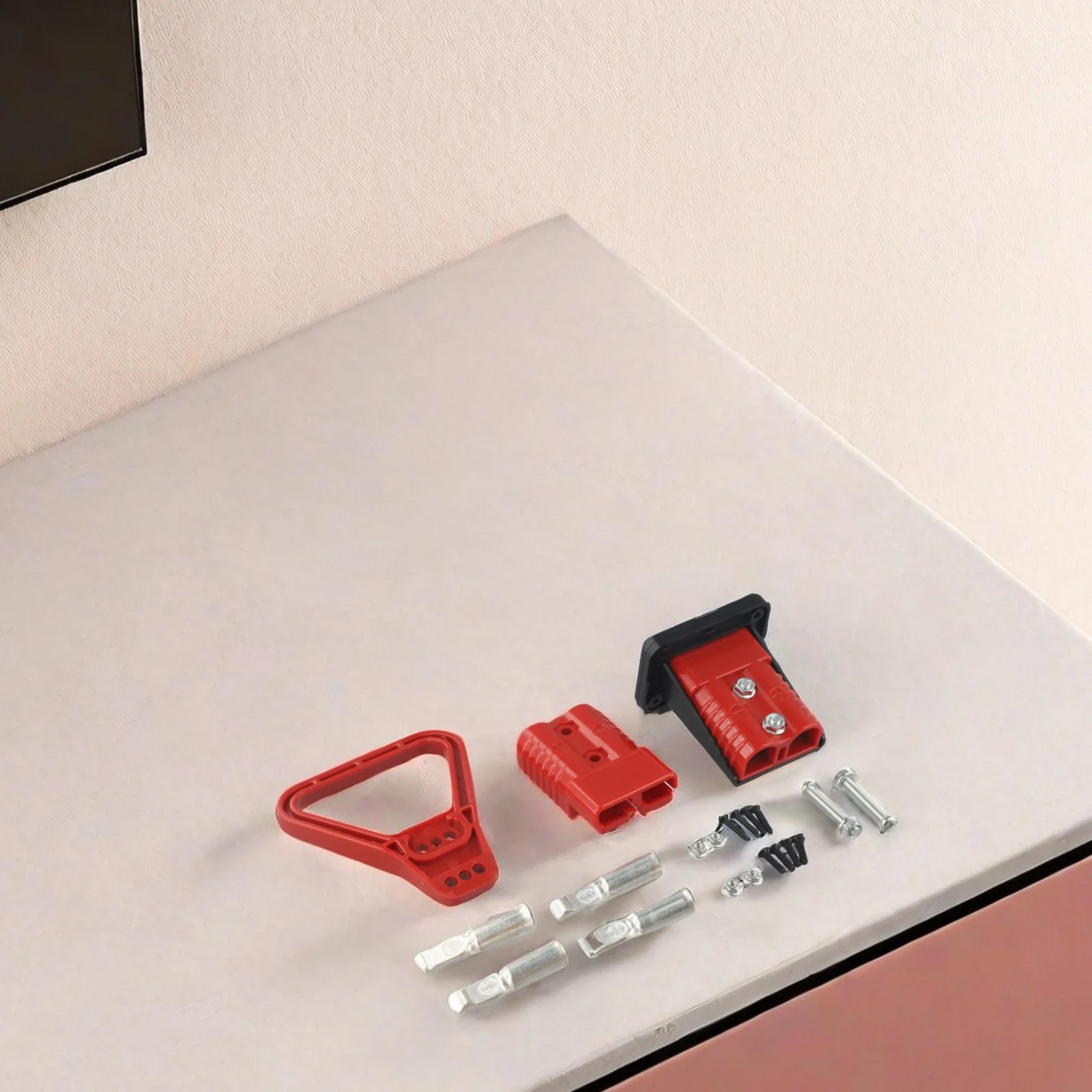 175A UL94 V0 Flame-Retardant Connector Bracket with Cover Handle and Hardware for 20C to 105C Operational Range