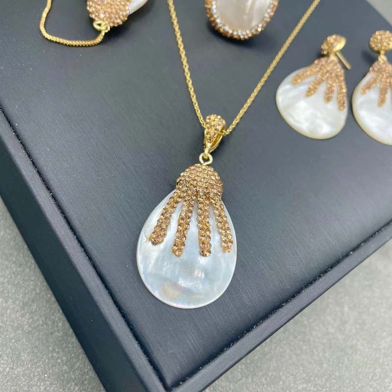 

Sea Element Shell and Diamond Collection - Third Eye Stimulator for Psychic Awareness and Vision Clarity