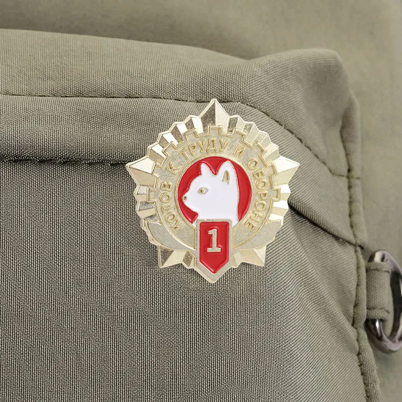 Cartoon Russian Retro Cat Medal Brooch Unisex Casual Holiday Gift Metal Badge Pin DIY Clothing Bags Hat Scarf T-shirt  Accessory