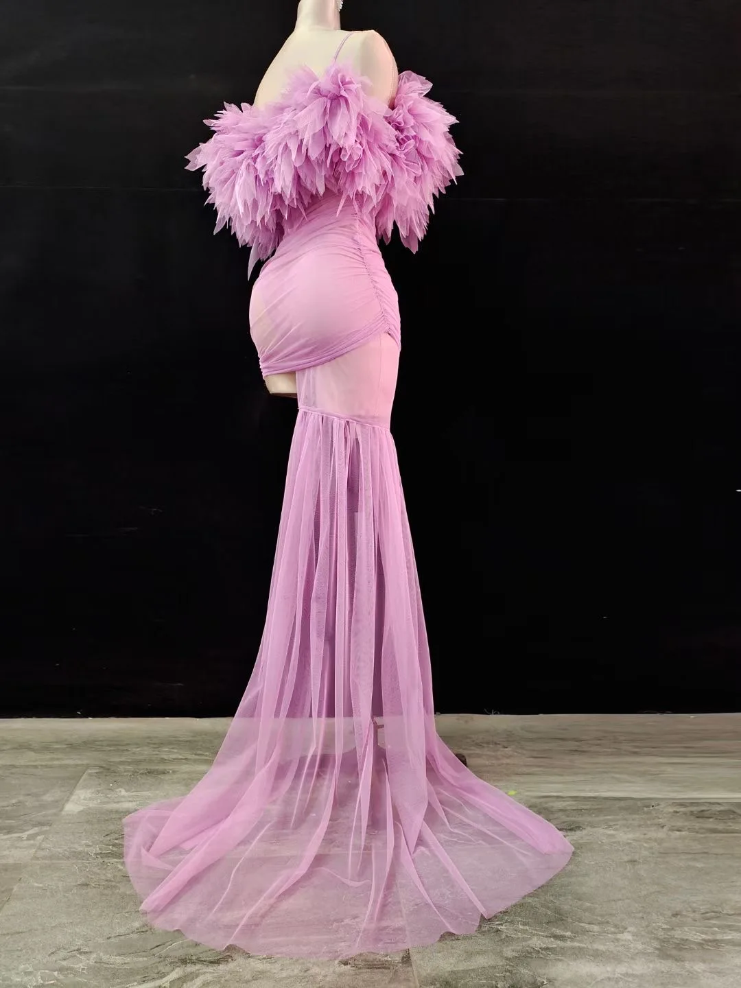 Robe en gaze rose asymétrique Sexy avec gants pour femmes, vêtements de soirée de célébrité, Costumes de Concert de chanteur, vêtements de modèle