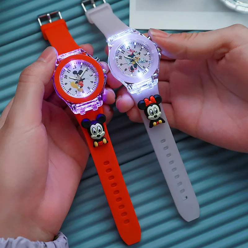 Disney Minnie Mickey Mouse niños lindo reloj de pulsera figuritas luminiscentes niños niñas reloj de pulsera encantador moda regalos de fiesta de cumpleaños