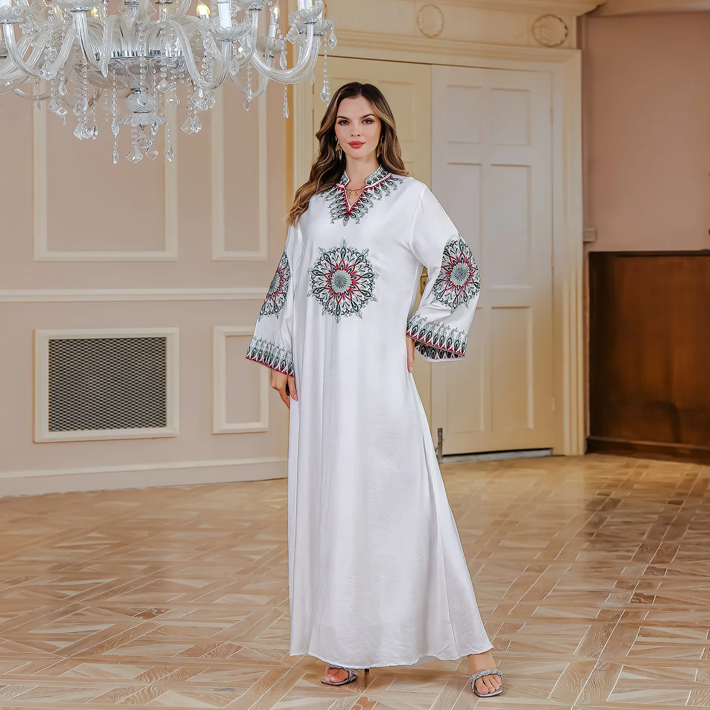 2024 New Arabian Dubai Muslim Women's Clothing. Abaya. Middle Eastern Ladies' Light Luxury Embroidered Dress. Evening Dress.