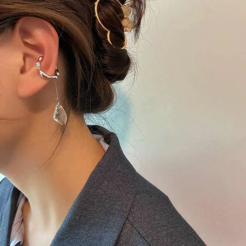 

Personality Irregular Water Drop Crystal Long Clip Earrings for Women Charm Hip Hop Rock Geometry Fake Piercing Earring Jewelry