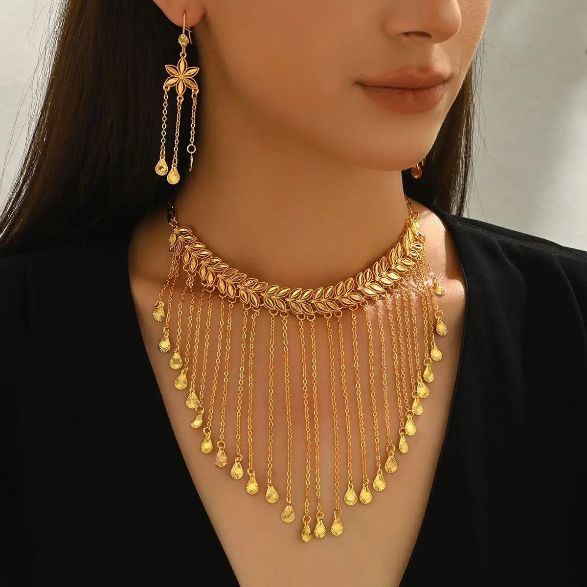 

New Dubai Fashion 24K Gold Plated Necklace and Earrings, Exquisite Engagement Party Jewelry Set for Lovers